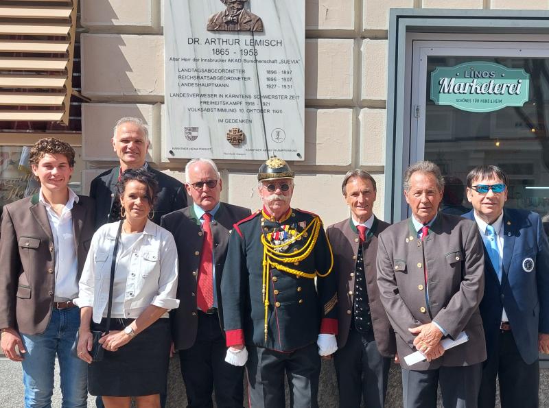 Neue Gedenktafel für Dr. Arthur Lemisch 