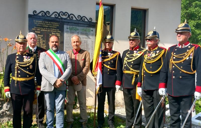 GEDENKFEIER AM FRIEDHOF IN PONTAFEL