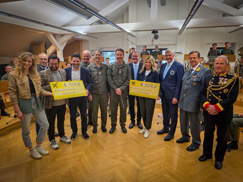 Toller Erfolg der Militärmusik  Kärnten: 36.000 Euro Spende  übergeben